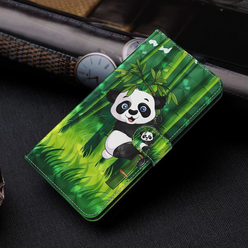 Puzdro Google Pixel 8 Bambusová Panda S Remienkom